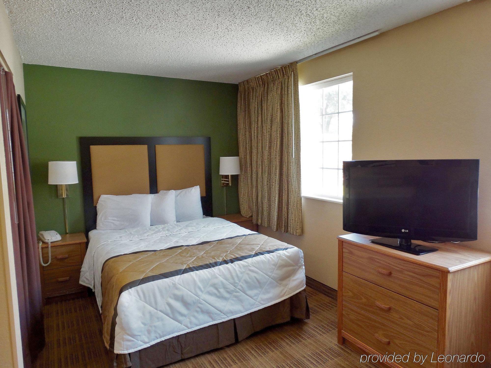 Extended Stay America Suites - Kansas City - Airport - Tiffany Springs Екстериор снимка