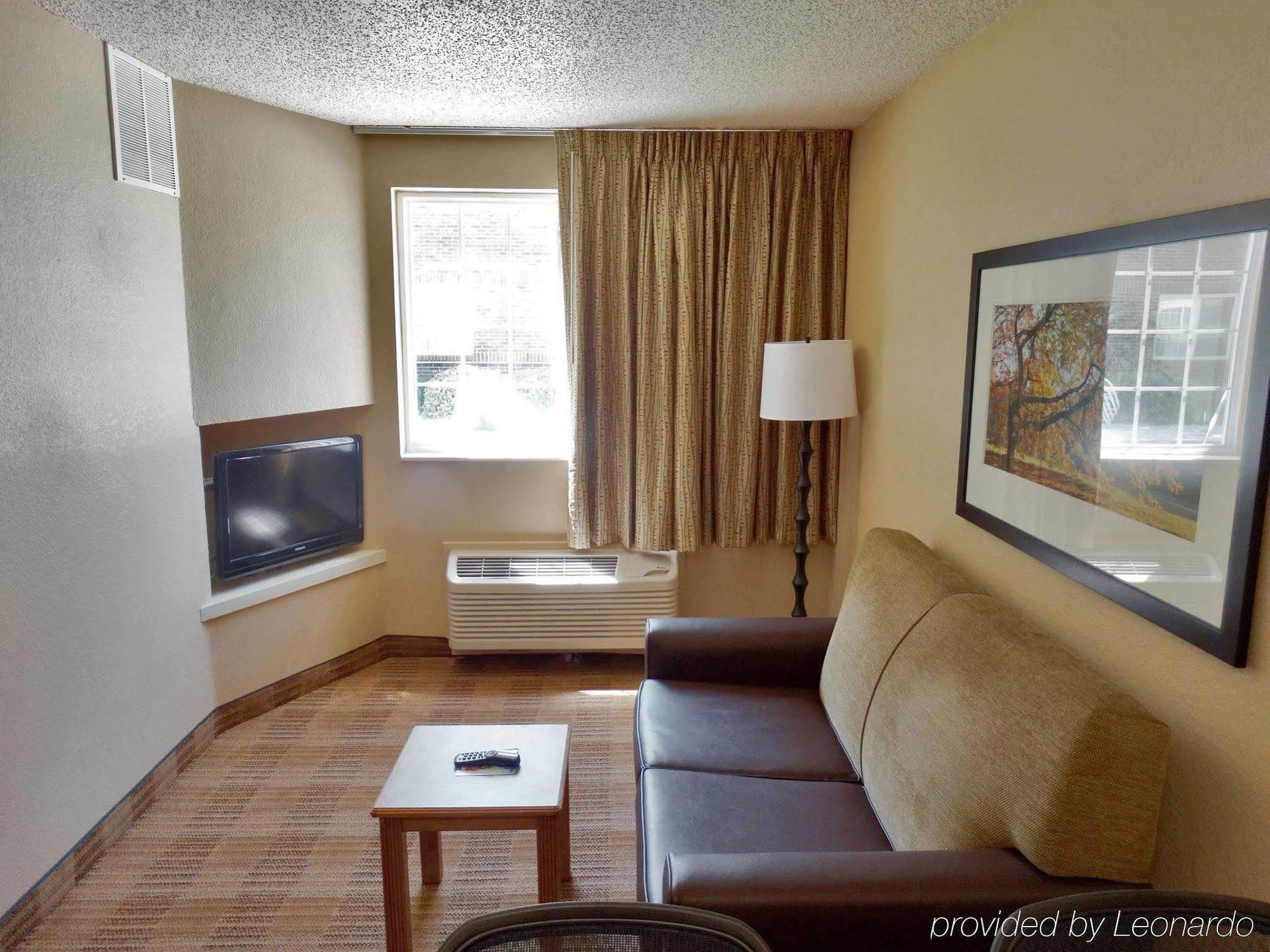 Extended Stay America Suites - Kansas City - Airport - Tiffany Springs Екстериор снимка